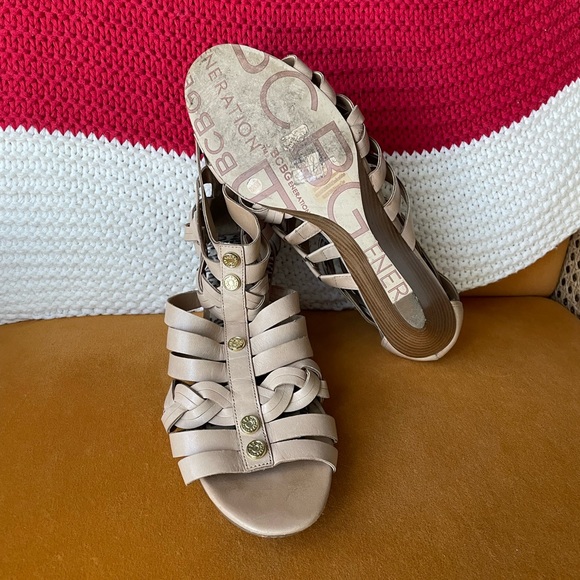 BCBGeneration Vibrant Beige Gladiator Sandals - Size 7.5 - Picture 2 of 4